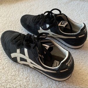 📍SOLD📍 ONITSUKA TIGER Black/White Serrano Shoes